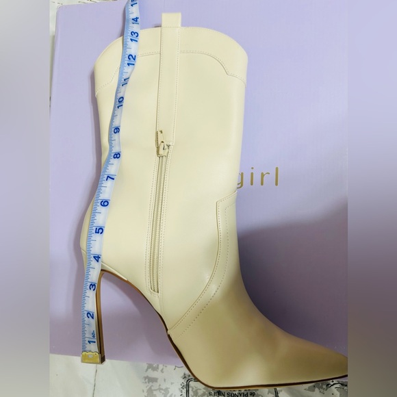 Madden Girl, Women's River Flare Heel Western Dress Booties, Size 10M Color Ecru - Picture 15 of 15